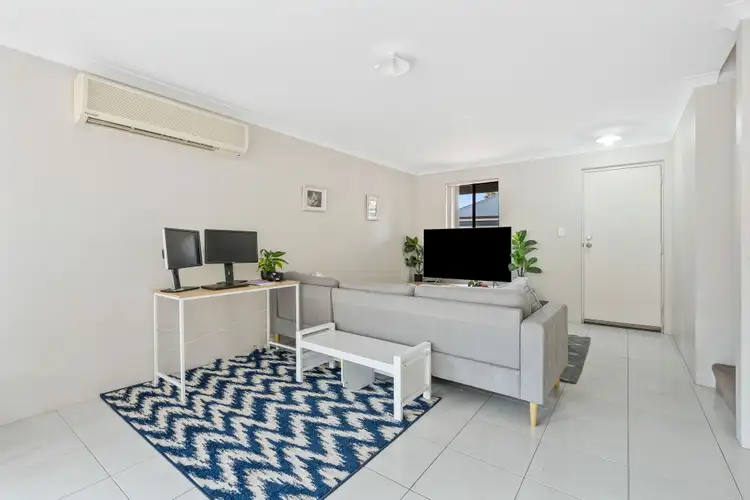 Sixth view of Homely townhouse listing, 3/37 Stradbroke Gardens, Ridgewood WA 6030