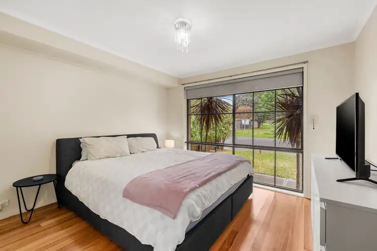 Fourth view of Homely unit listing, 1/25 Hinkler Drive, Mill Park VIC 3082