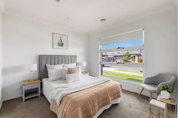 Fifth view of Homely house listing, 31 Giselle Circuit, Greenvale VIC 3059
