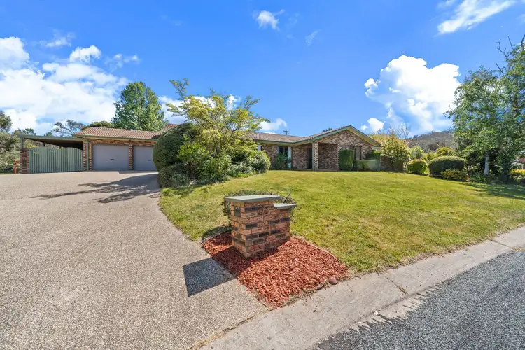 6 Bow Place, Fadden ACT 2904