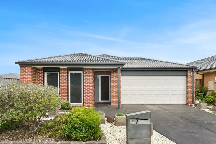 7 Lilydale Avenue, Clyde North VIC 3978
