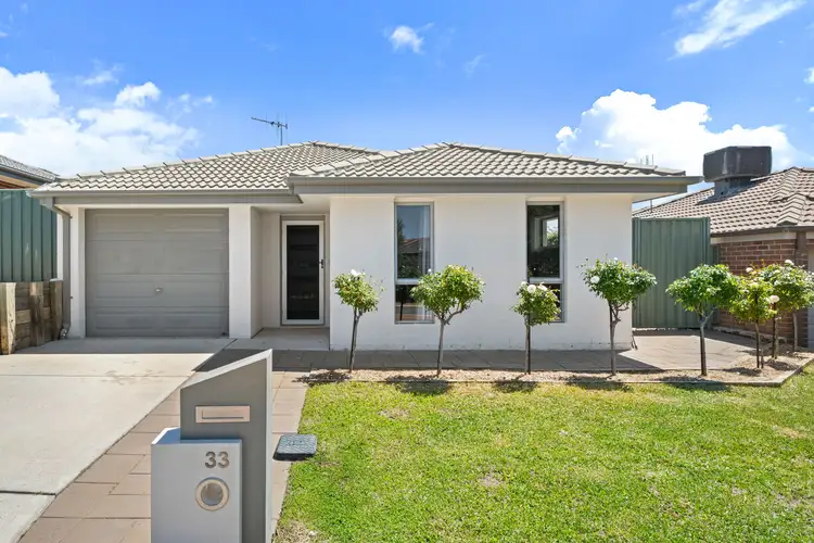 33 Greenman Street, Macgregor ACT 2615