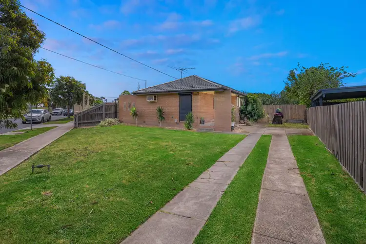 6 Phyllis Parade, Deer Park VIC 3023