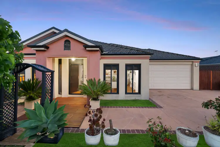 Main view of Homely house listing, 5 Mulwala Place, Taylors Hill VIC 3037