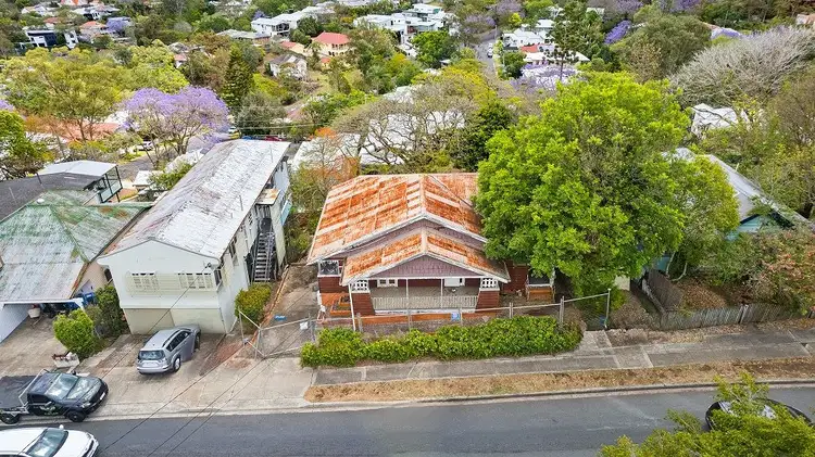 8 Macgregor Terrace, Bardon QLD 4065