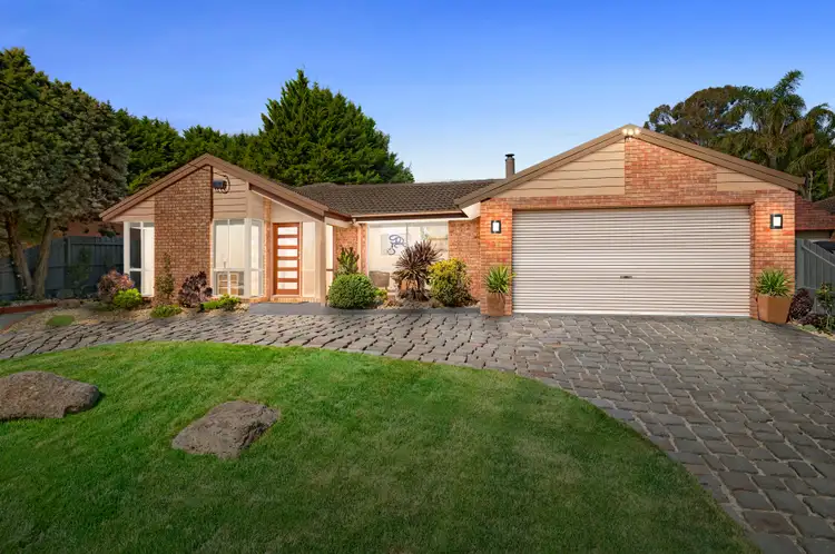 35 Barker Drive, Mooroolbark VIC 3138
