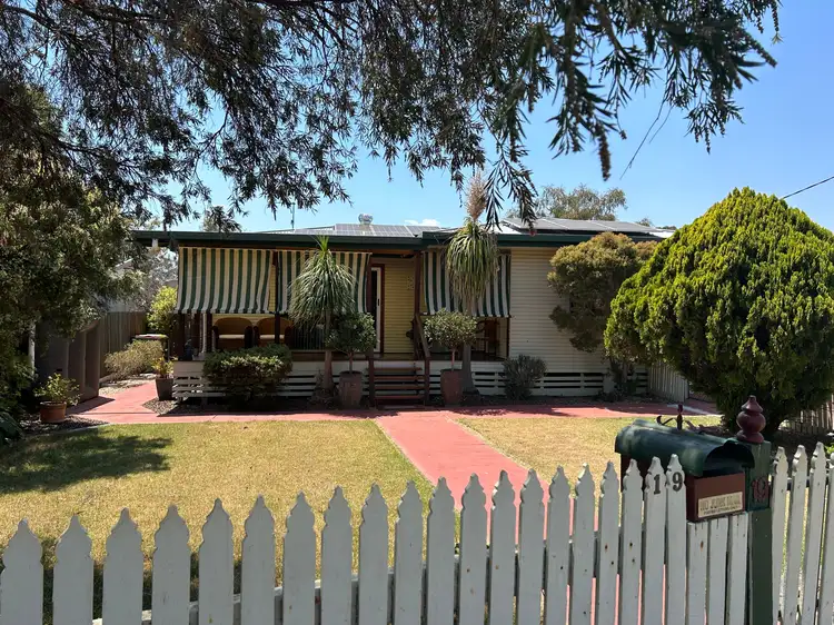 19 York Street, Oakey QLD 4401