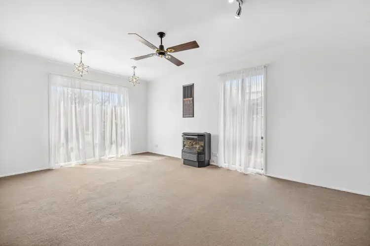 Fourth view of Homely house listing, 4 Citrinus Court, Romsey VIC 3434