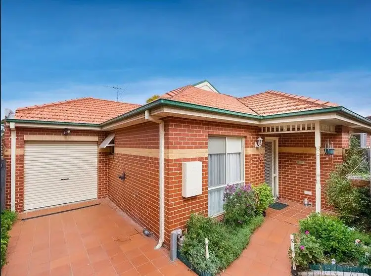Main view of Homely unit listing, 2/19 Mark Street, Keilor East VIC 3033