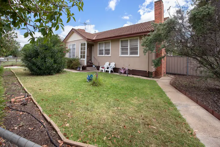 8 Mundle Avenue, Swan Hill VIC 3585