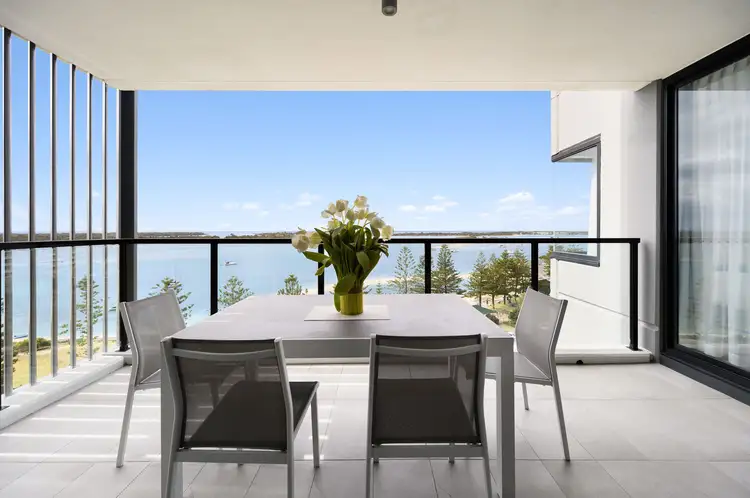 1002/372 Marine Parade, Labrador QLD 4215