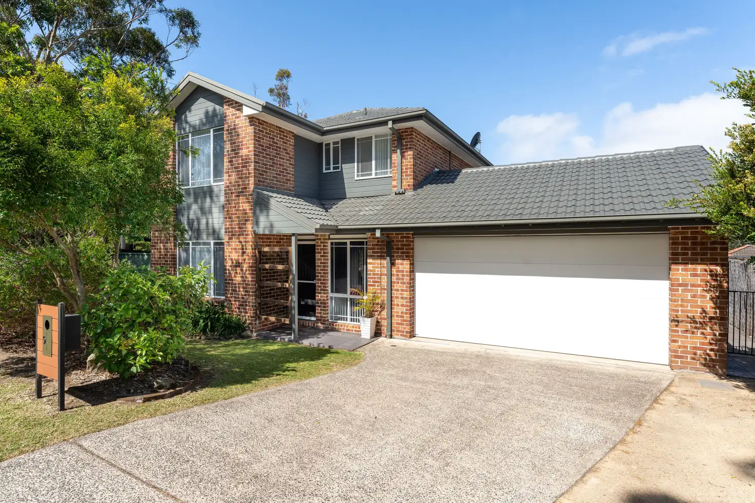 Main view of Homely house listing, 5 Chippendale Place, Helensburgh NSW 2508