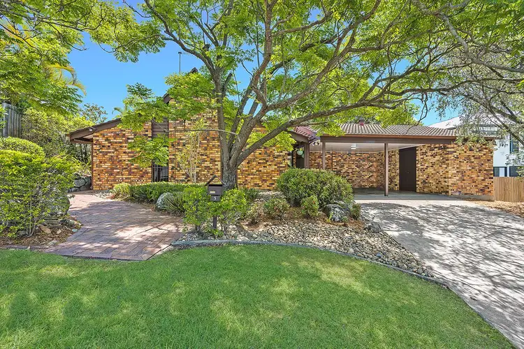 3 Roxburgh Street, Kenmore QLD 4069