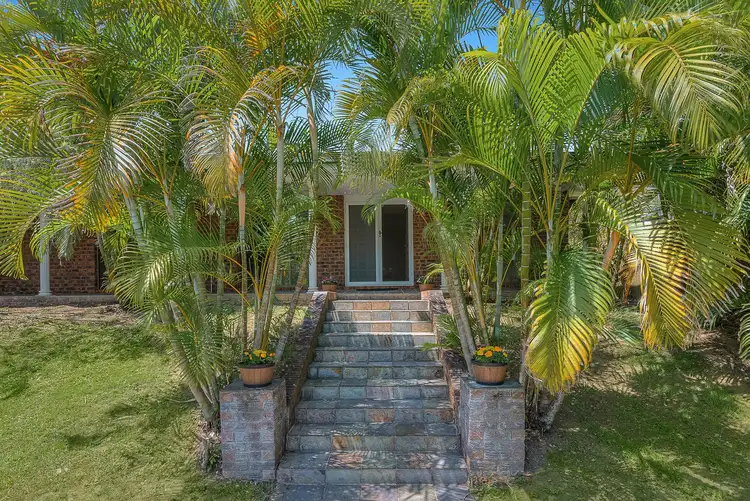 1 Sonda Place, Kenmore QLD 4069