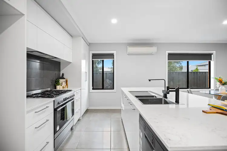 Second view of Homely house listing, 31 Frontier Circuit, Tarneit VIC 3029