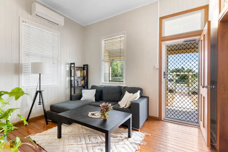 2 Pratten Street, Warwick QLD 4370
