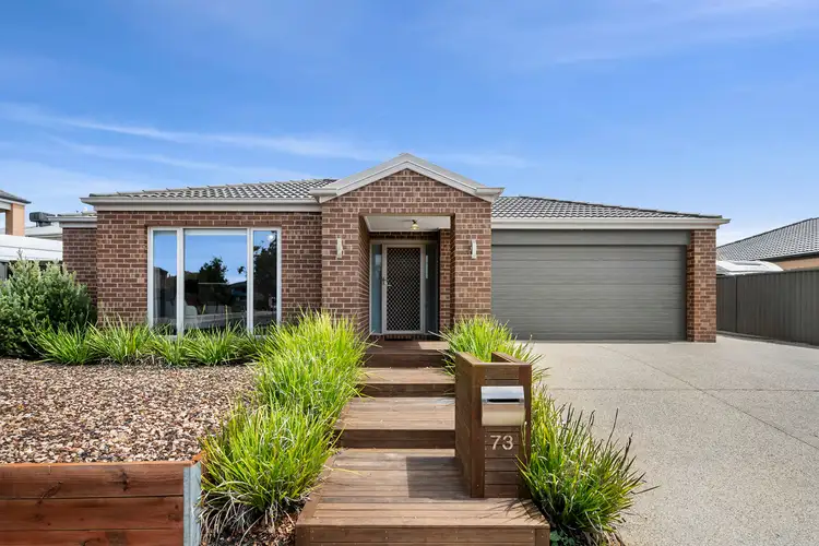 73 Eastlakes Boulevard
