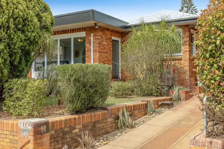 190 Ruthven Street, North Toowoomba QLD 4350