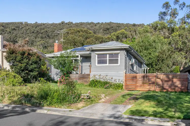 5 Barton Avenue, Ferntree Gully VIC 3156
