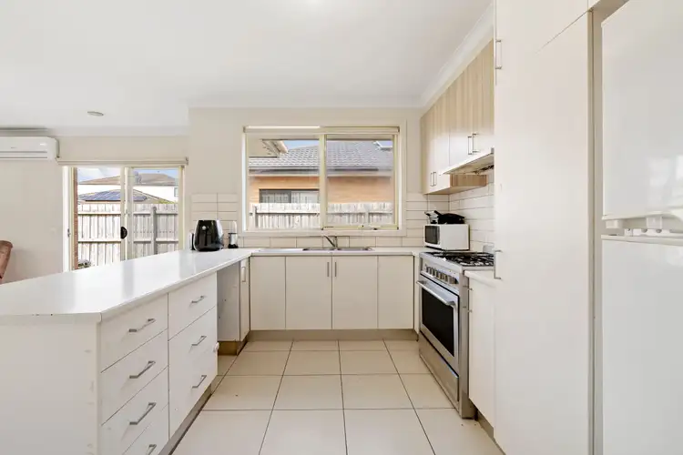 Fifth view of Homely house listing, 40 Banjo Circuit, Lynbrook VIC 3975