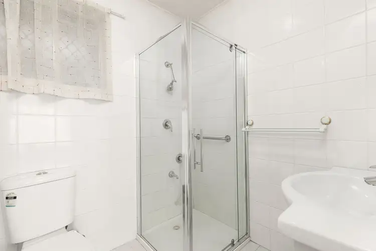 Sixth view of Homely unit listing, 2/41 King Street, Dallas VIC 3047