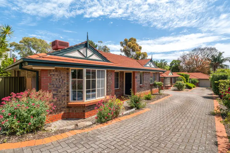 2/4 Gilbertson Road, Seacliff Park SA 5049