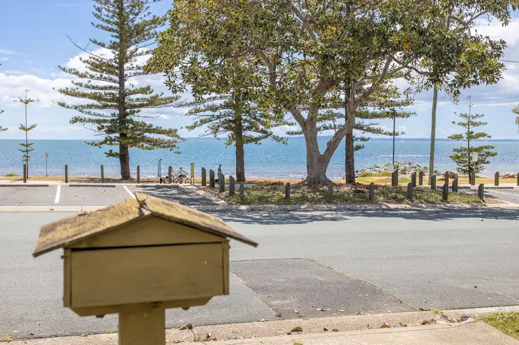 17 Kennedy Esplanade, Scarborough QLD 4020
