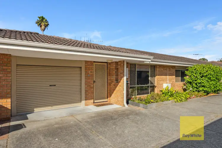 9/6 Tuart Place, Morley WA 6062