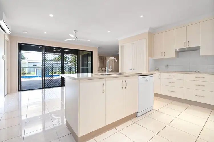Sixth view of Homely house listing, 10 Carrington Place, Emerald QLD 4720