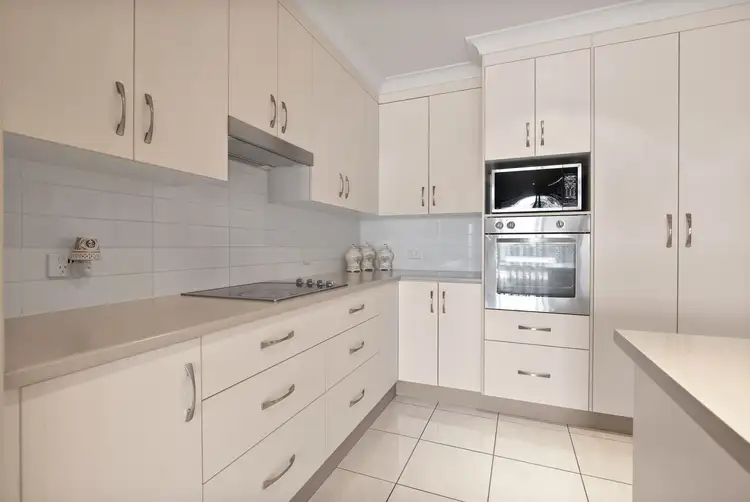 Seventh view of Homely house listing, 10 Carrington Place, Emerald QLD 4720
