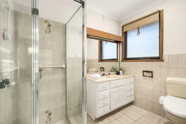 Sixth view of Homely house listing, 2 Haworth Court, Greenvale VIC 3059