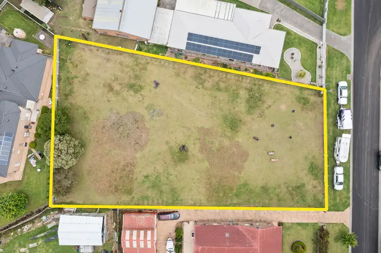 7 Pharlap Avenue, Kembla Grange NSW 2526