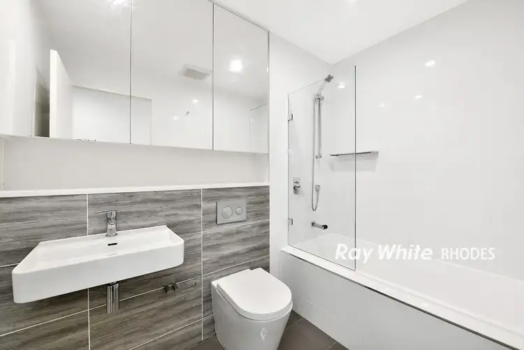 Fifth view of Homely apartment listing, 2/2 Bouvardia Street, Asquith NSW 2077