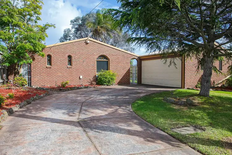 8 Melanda Court, Frankston VIC 3199