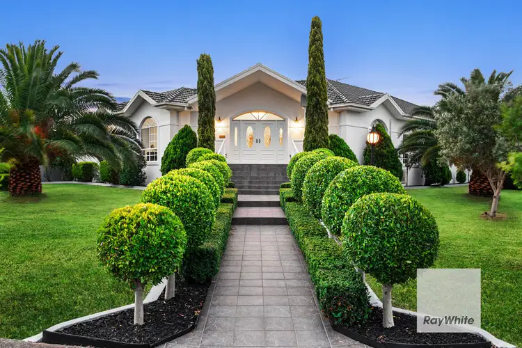 6 Lossi Court, Taylors Lakes VIC 3038