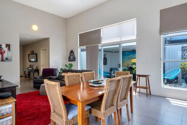 Fifth view of Homely house listing, 4 Bird Close, Craigieburn VIC 3064