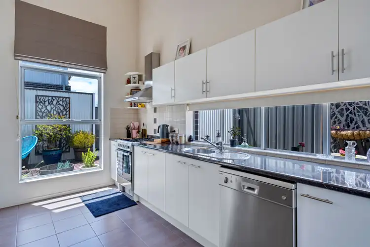 Seventh view of Homely house listing, 4 Bird Close, Craigieburn VIC 3064