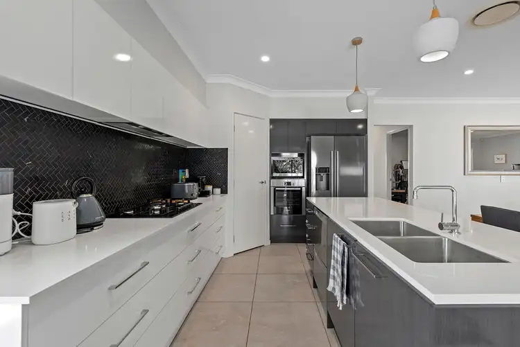 Fifth view of Homely house listing, 12 Sevenhill Place, Doolandella QLD 4077