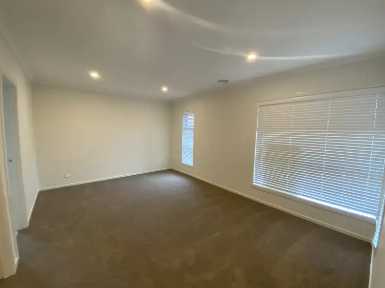 Fifth view of Homely house listing, 32 Auburn Crescent, Bacchus Marsh VIC 3340