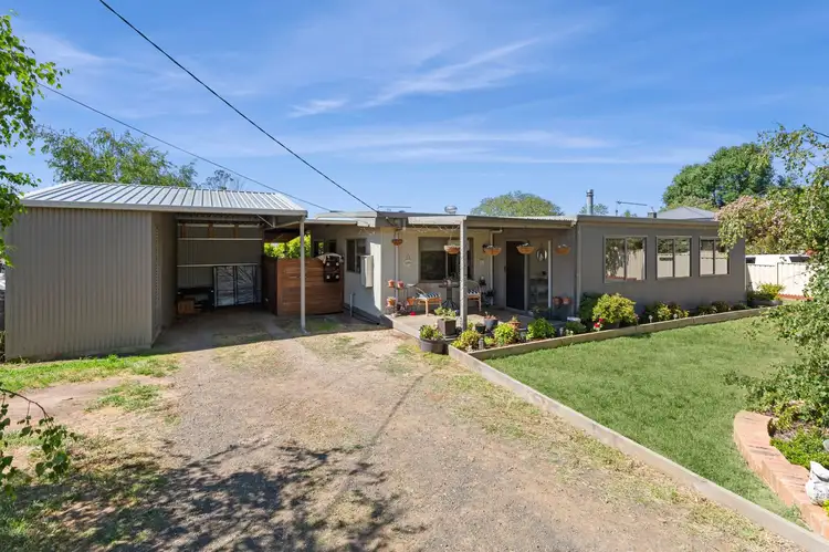 1/4 Dundas Street, Lancefield VIC 3435