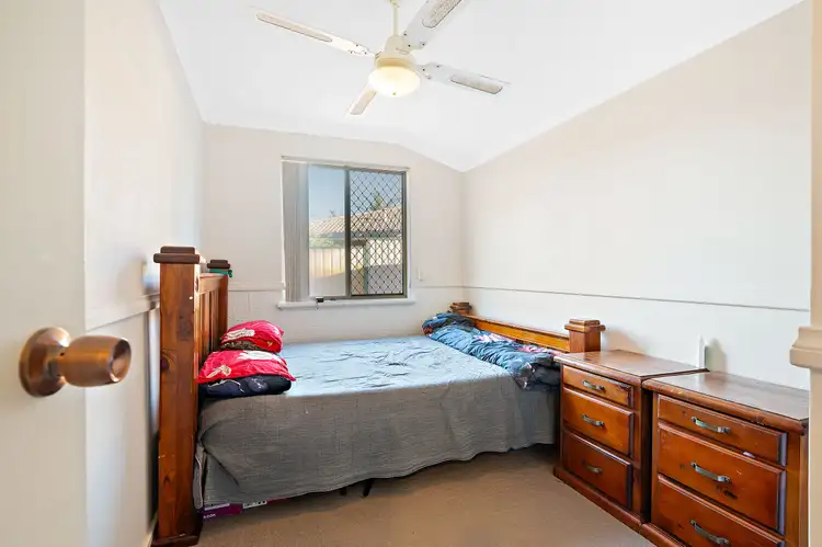 Fifth view of Homely house listing, 4 Clyde Place, Camillo WA 6111