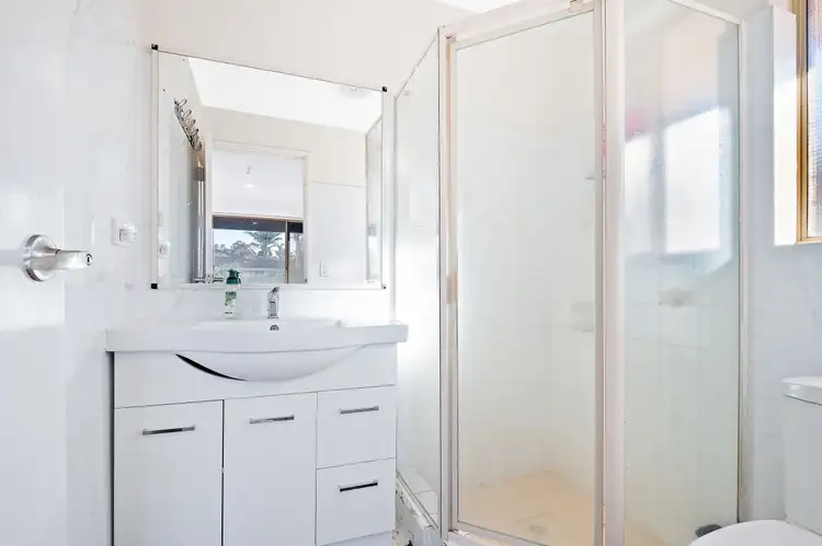 Sixth view of Homely house listing, 4 Clyde Place, Camillo WA 6111
