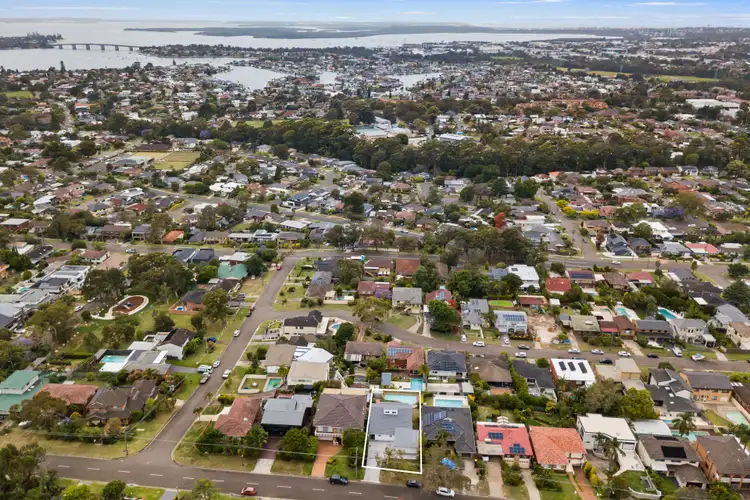 Fifth view of Homely house listing, 32 Craigholm Street, Sylvania NSW 2224