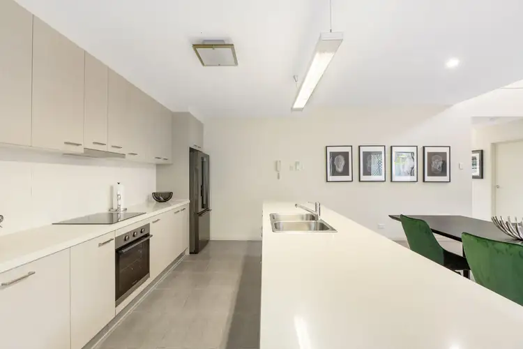 8/59 Benowa Road, Southport QLD 4215