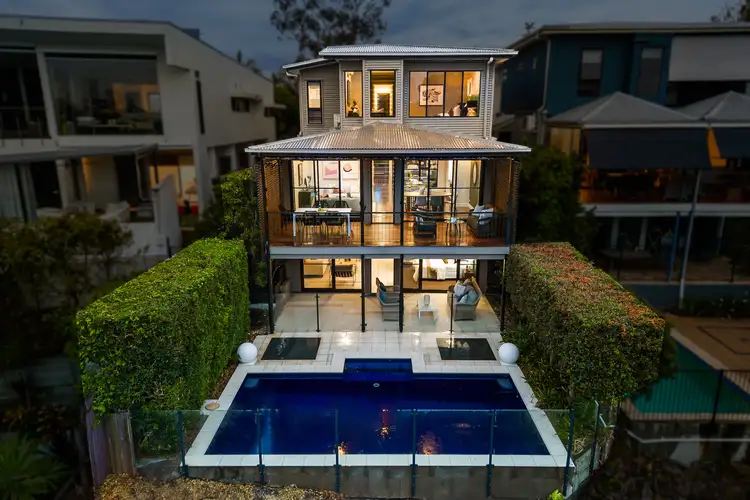 15 Wellington Road, Red Hill QLD 4059