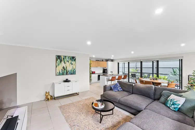 16 Newton Place, Baringa QLD 4551