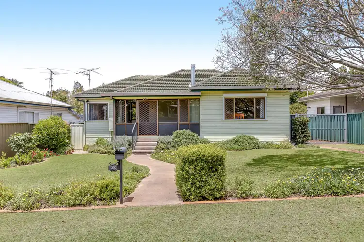 30 Lloyd Street, Harristown QLD 4350