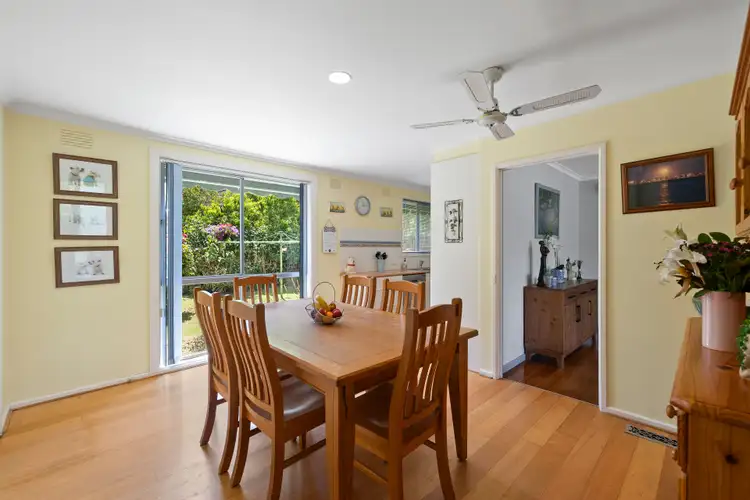Fifth view of Homely house listing, 8 Carmen Court, Ringwood VIC 3134