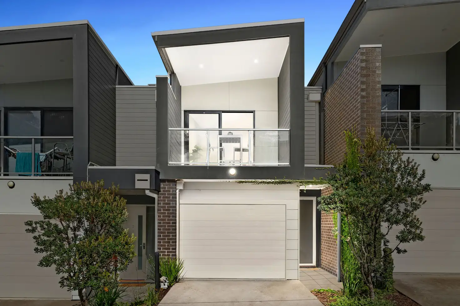 Main view of Homely townhouse listing, 8 Zephyr Close, Ringwood VIC 3134