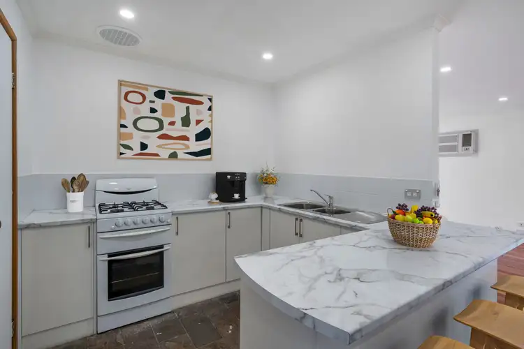 Sixth view of Homely house listing, 2 Banbury Crescent, Craigieburn VIC 3064